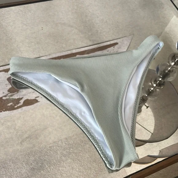 3/$20 🎉 Zaful bathing suit top and bottom - Picture 2 of 8